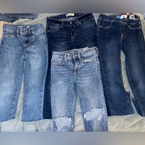 4 pairs of Jeans